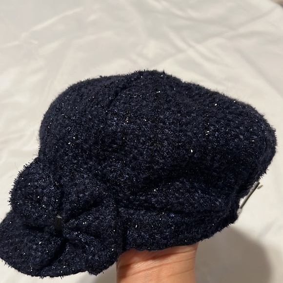 Shiny Hat - Picture 4 of 5